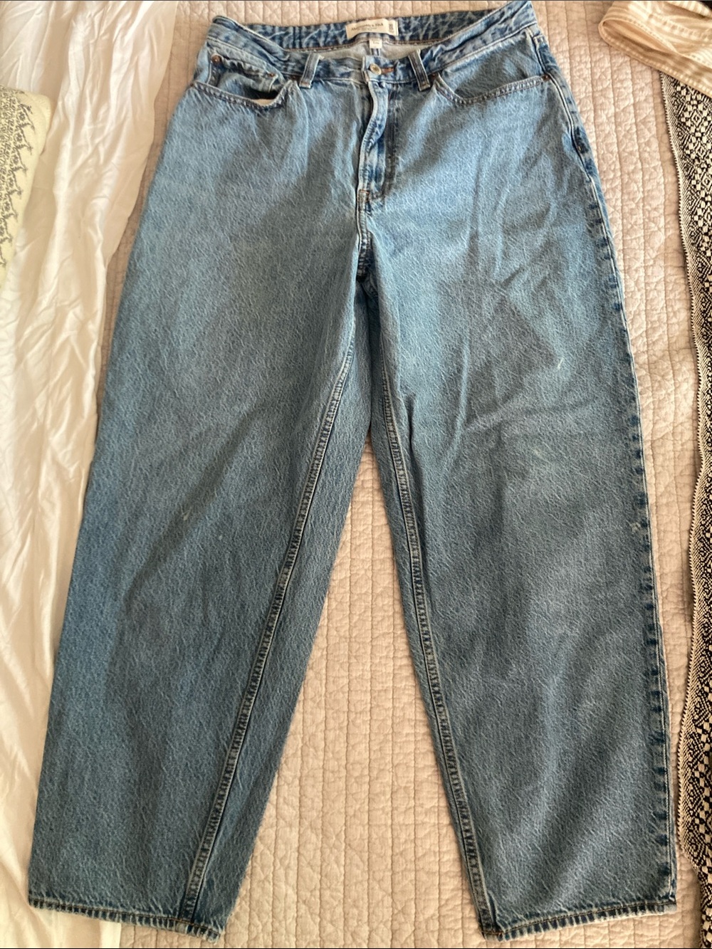 Abercrombie & Fitch curve love Jeans tapered loose high rise